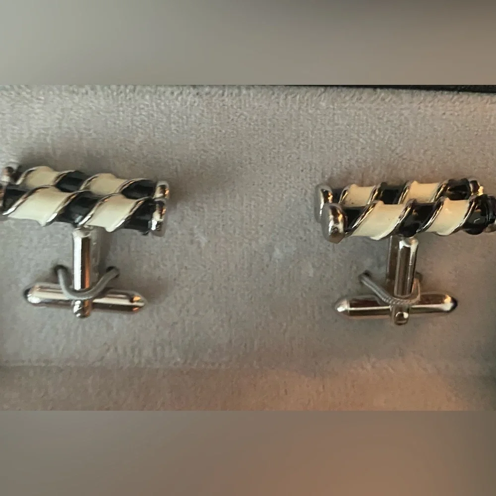 Men’s SilverTone Black& White Cufflinks. New In Box.